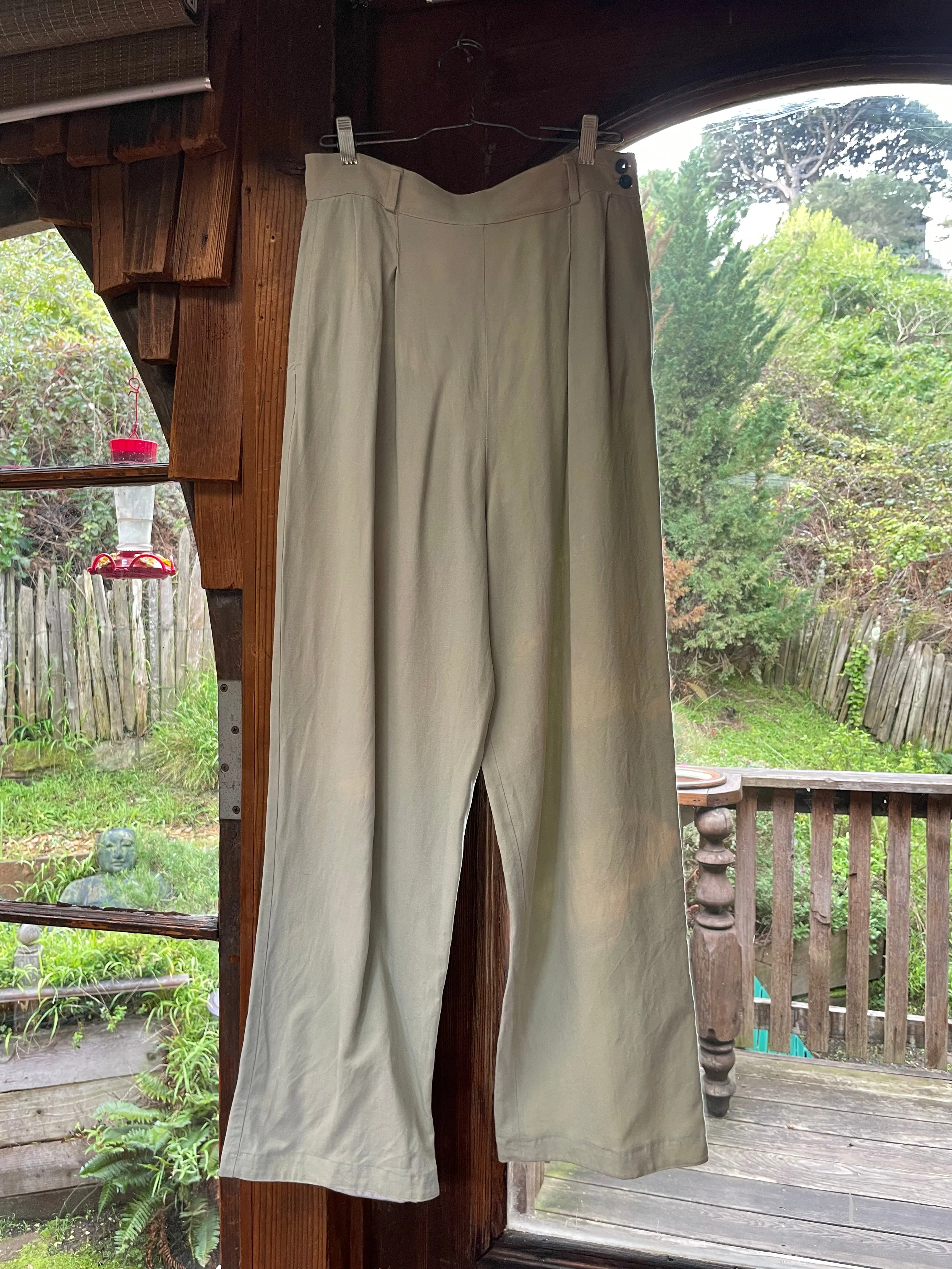1940s Pale Seafoam Green Side Button 'Hobby Togs Hollywood Sportswear' Gabardine Trousers