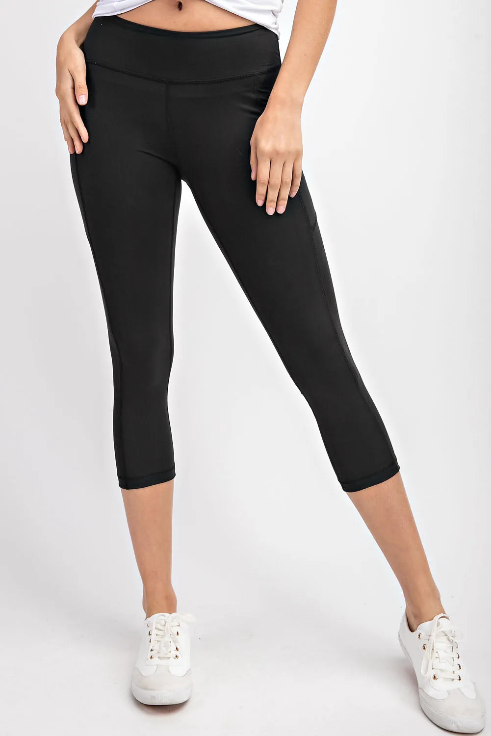 Buttery Super Soft Capri length Yoga Leggings With Pockets-Black