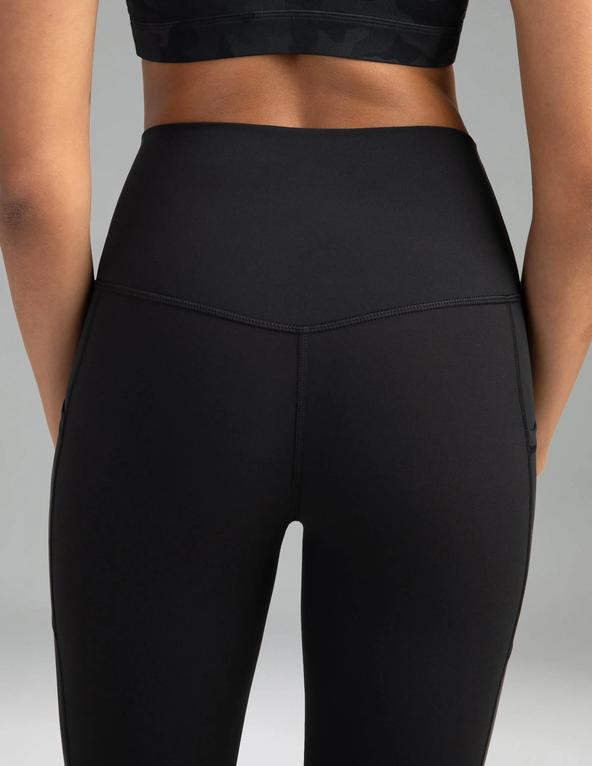 Colorfulkoala Women's High Waisted Tummy Control Workout Leggings 7/8 Length Yoga Pants with Pockets (M, Black)