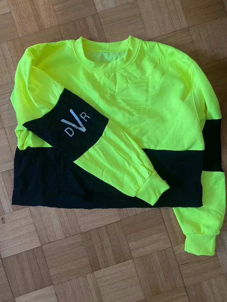 Cropped Sweatshirt - Yellow/Black S
