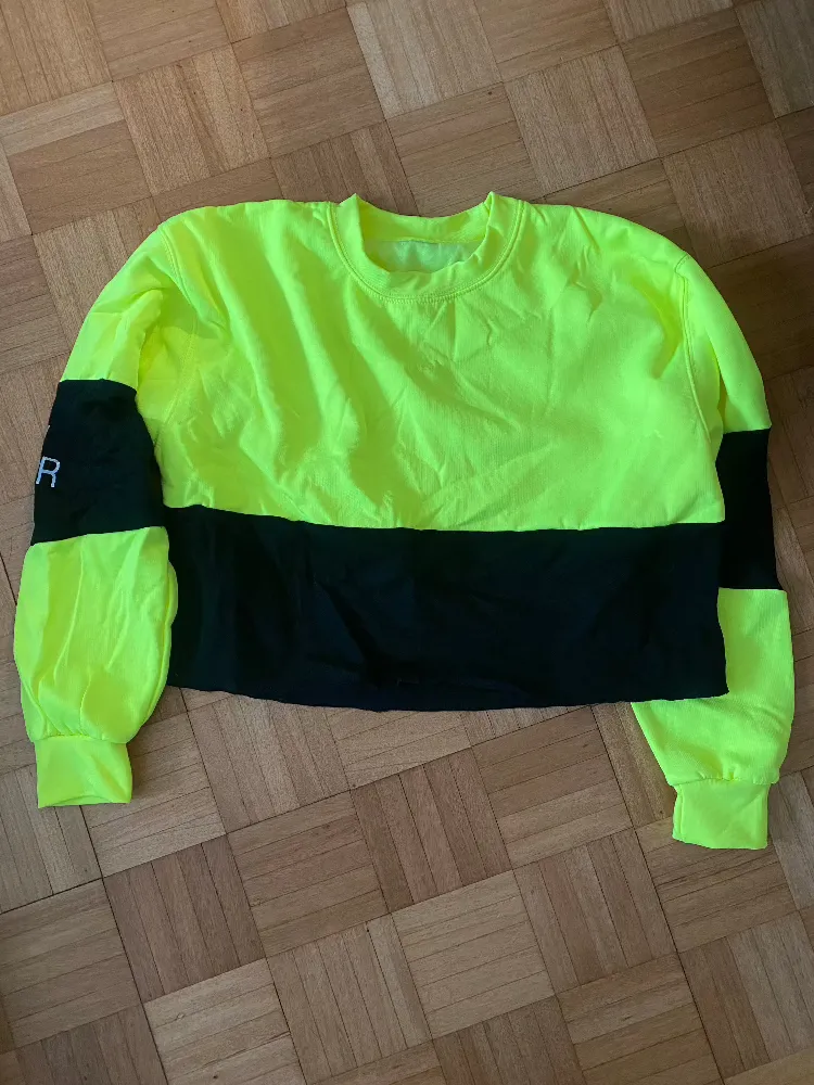 Cropped Sweatshirt - Yellow/Black S