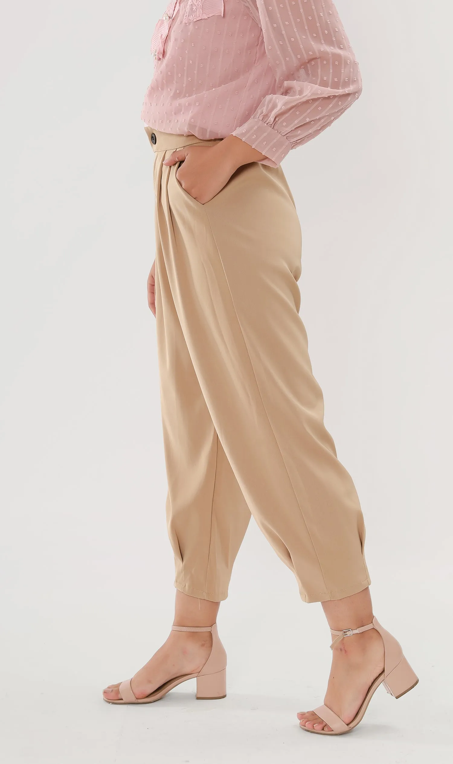 EZRA High-Waisted Pleated Tailored Trousers (Latte)