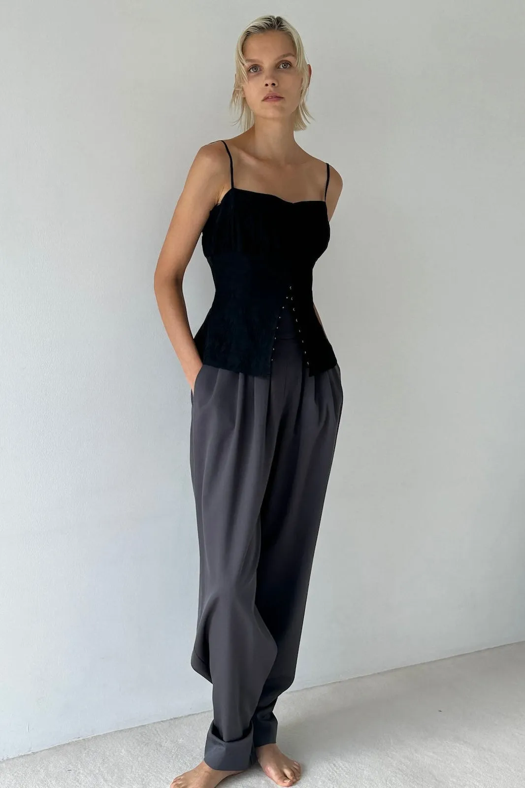 HIGH-WAIST PLEATED TROUSERS