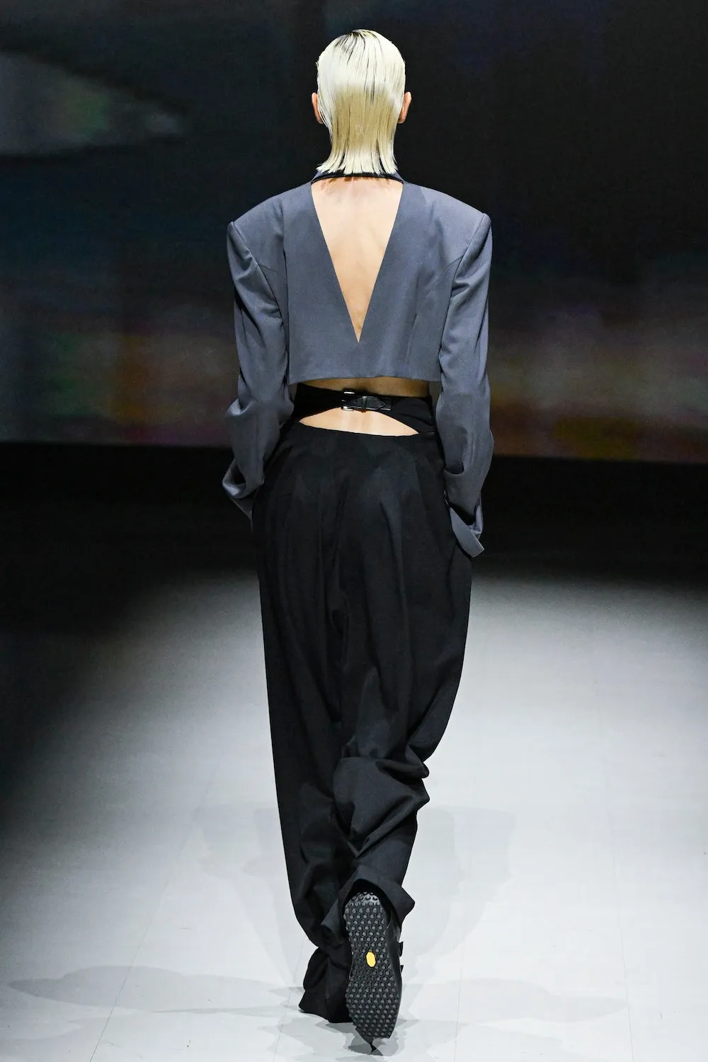 HIGH-WAIST PLEATED TROUSERS