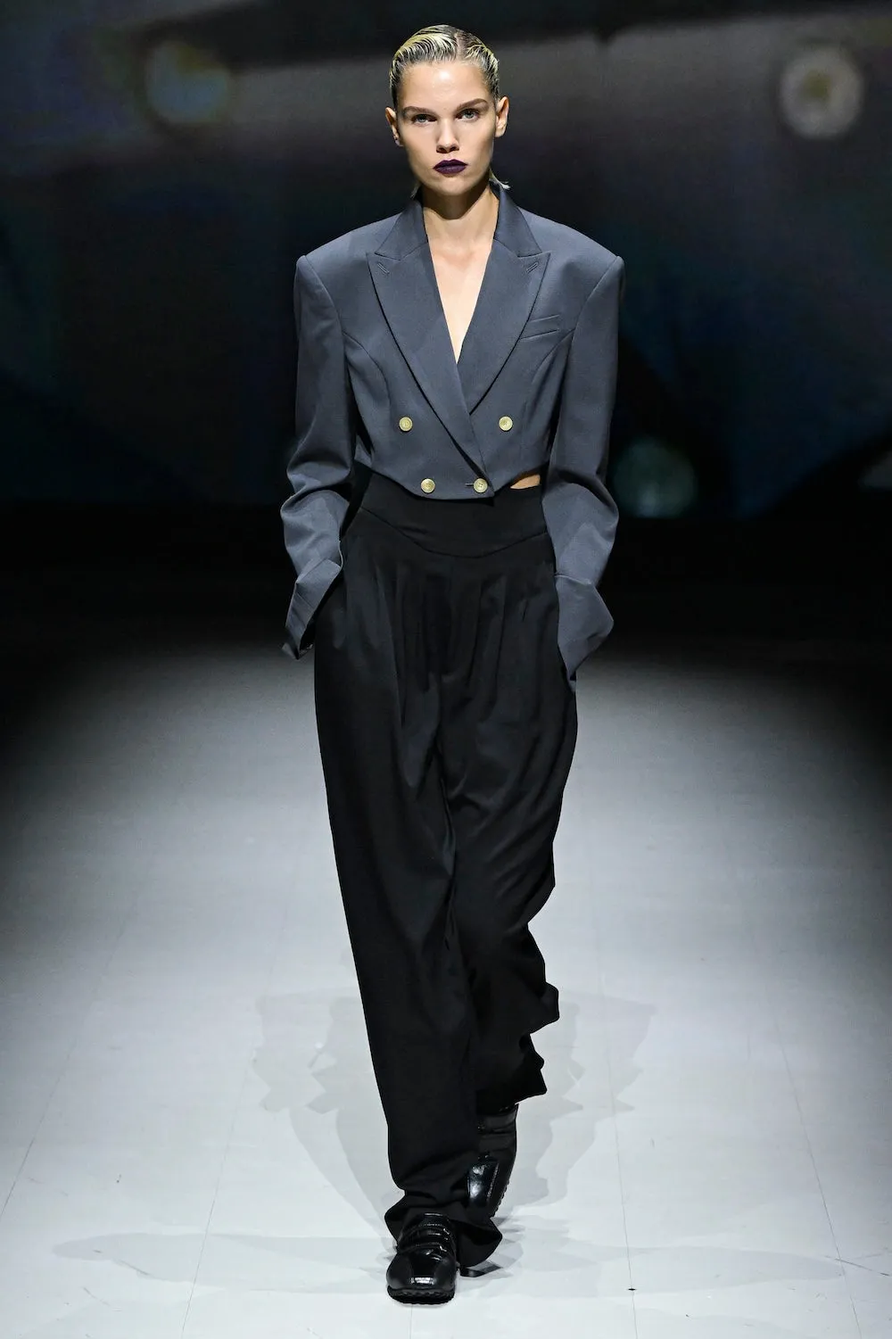 HIGH-WAIST PLEATED TROUSERS