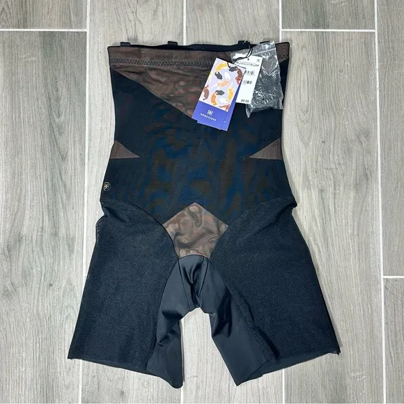 HoneyLove SuperPower Short All Over Sculpt Size Medium