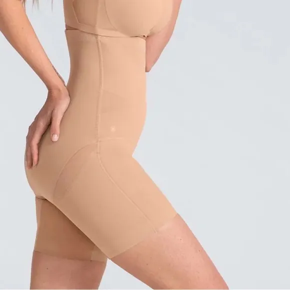 HoneyLove SuperPower Short All Over Sculpt Size Medium