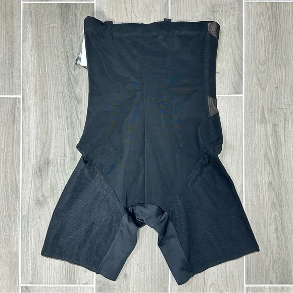 HoneyLove SuperPower Short All Over Sculpt Size Medium