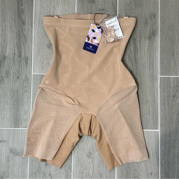 HoneyLove SuperPower Short All Over Sculpt Size Medium