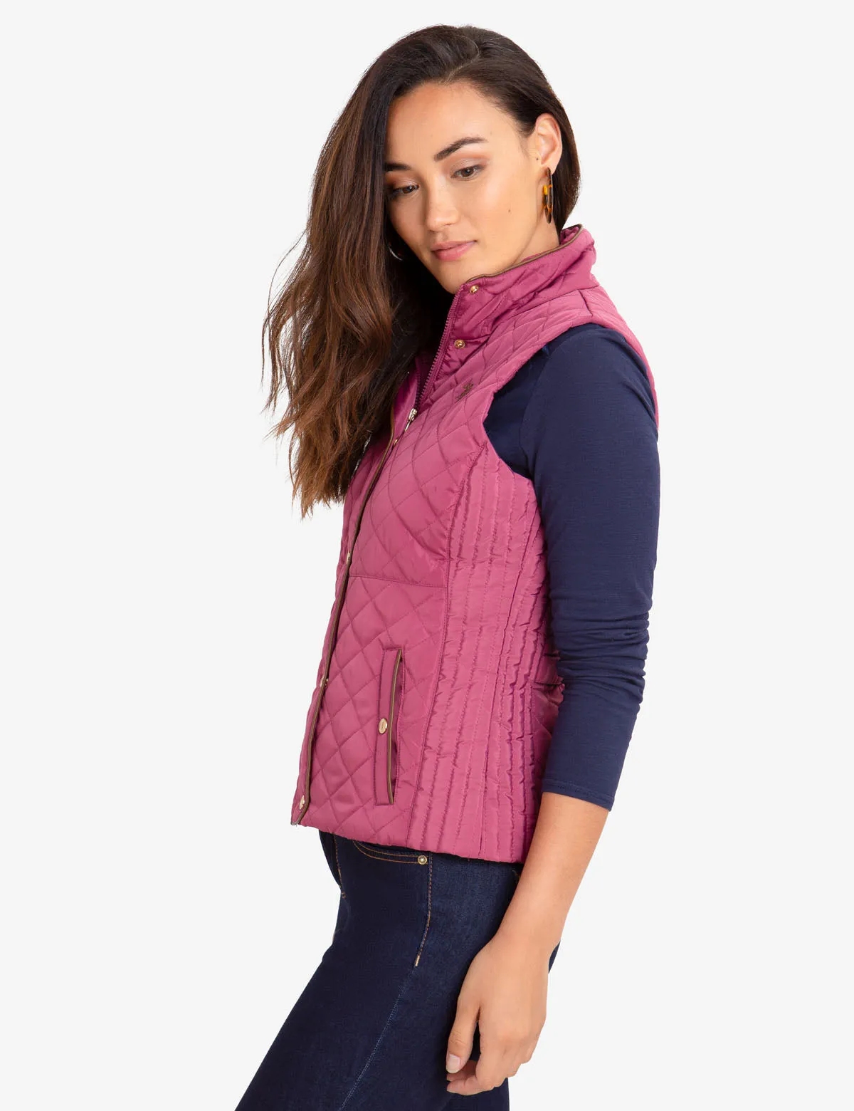QUILTED VEST WITH FAUX LEATHER PIPING
