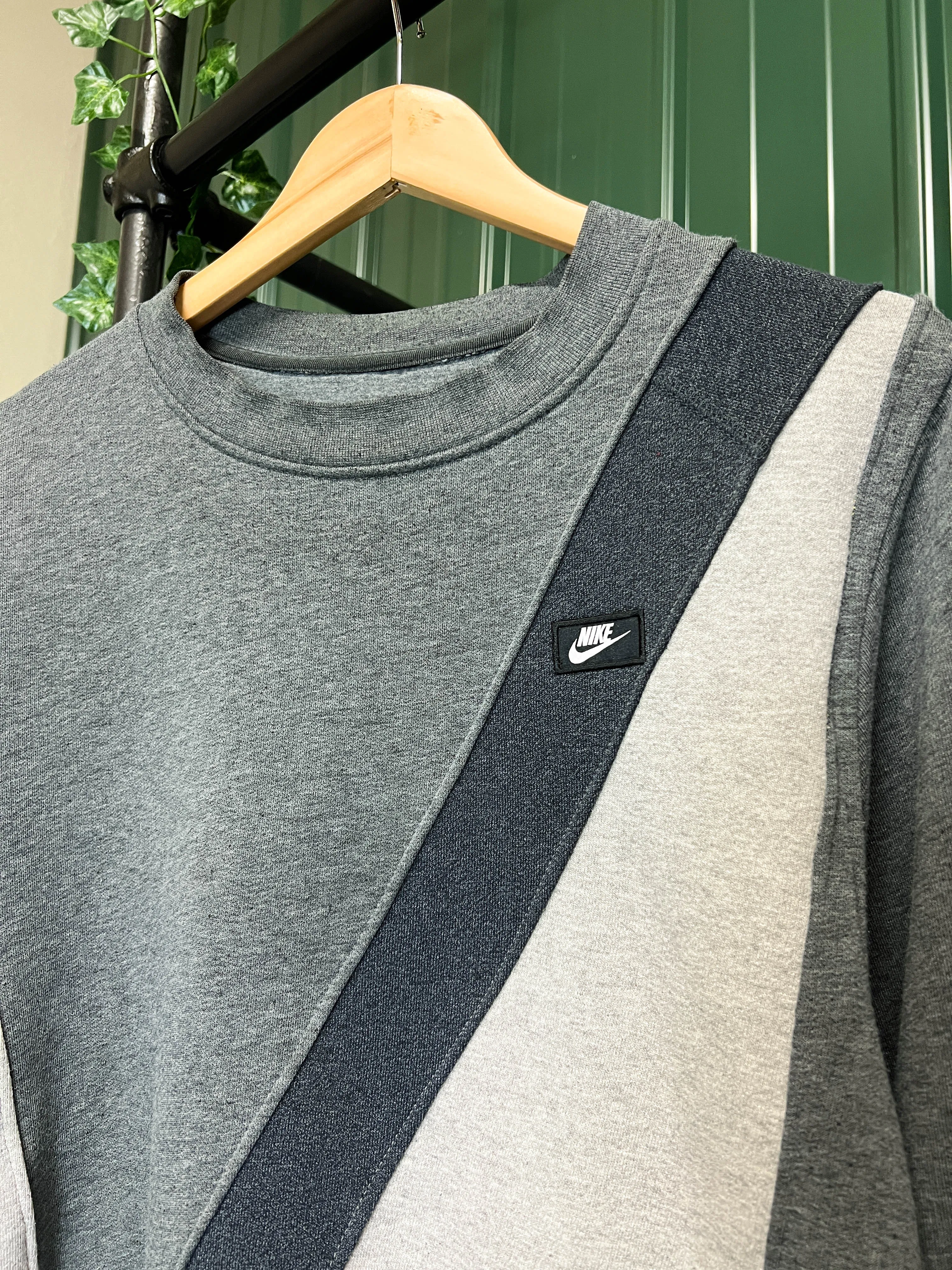 "1 of 1" Nike Triple Split - Slightly Cropped (M)
