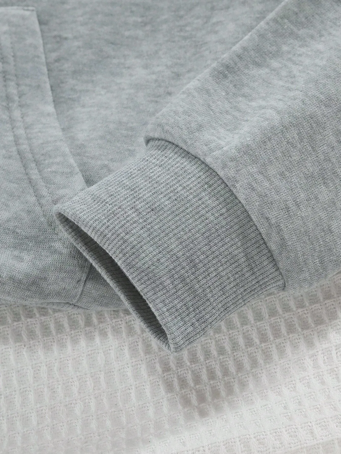 Sudadera con capucha "El Aroma de las Rosas" - Cherry Vibes