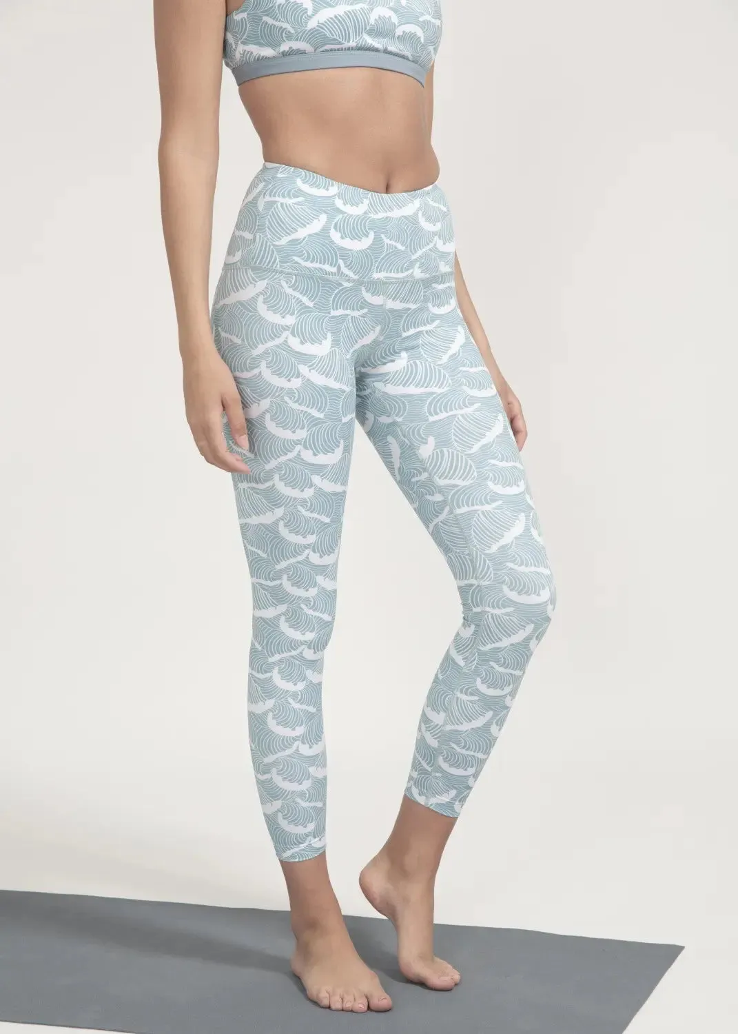 Surf & Yoga Leggings in Ocean Waves Print