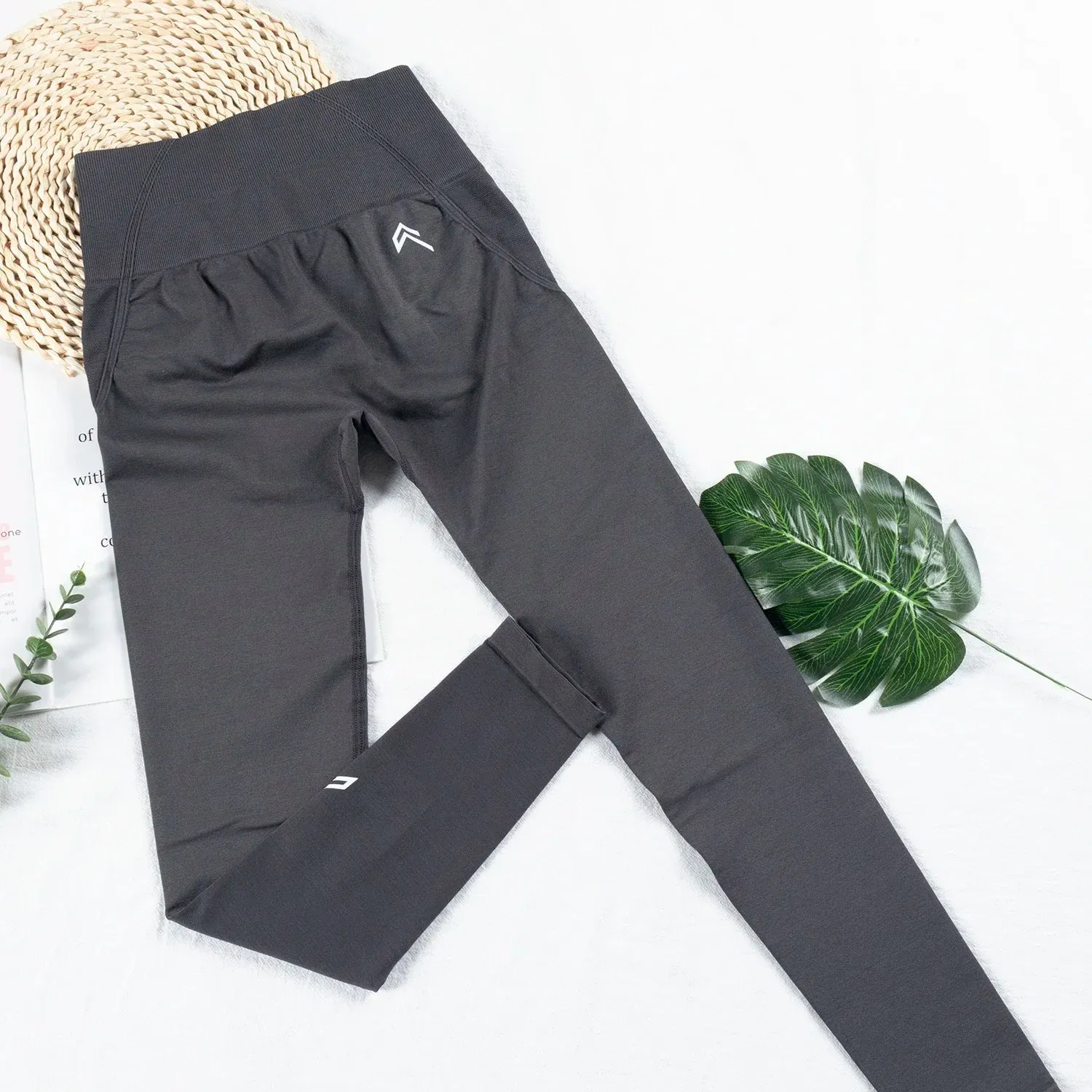 Women's Seamless Scrunch Leggings - High Waisted Silky Workout Tights